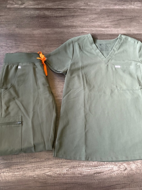 Figs Other - Figs Olive Scrub Top & Pants Catarina One-Pocket Zamora Jogger